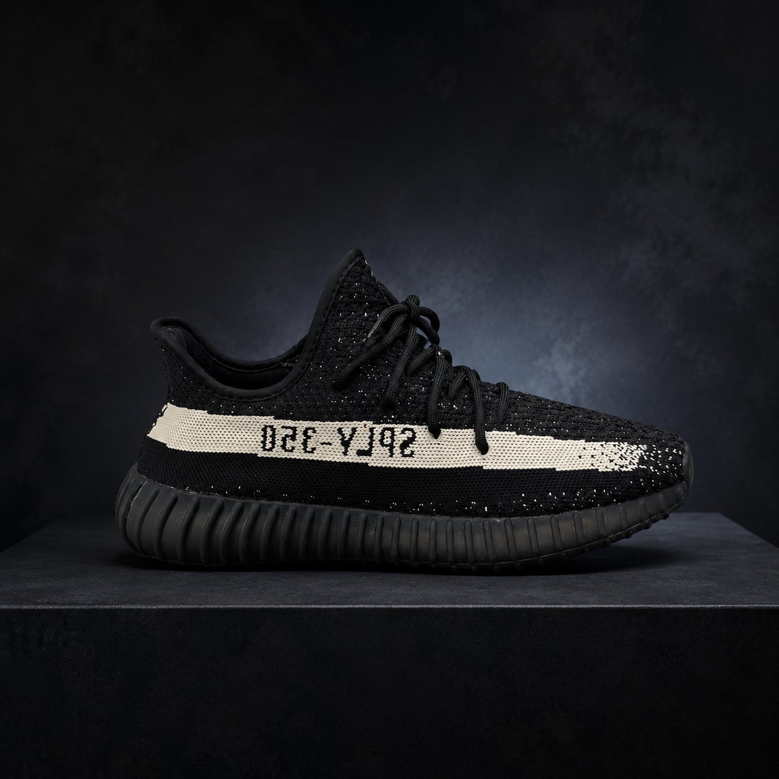 Adidas Yeezy Boost 350 V2 Oreo studio