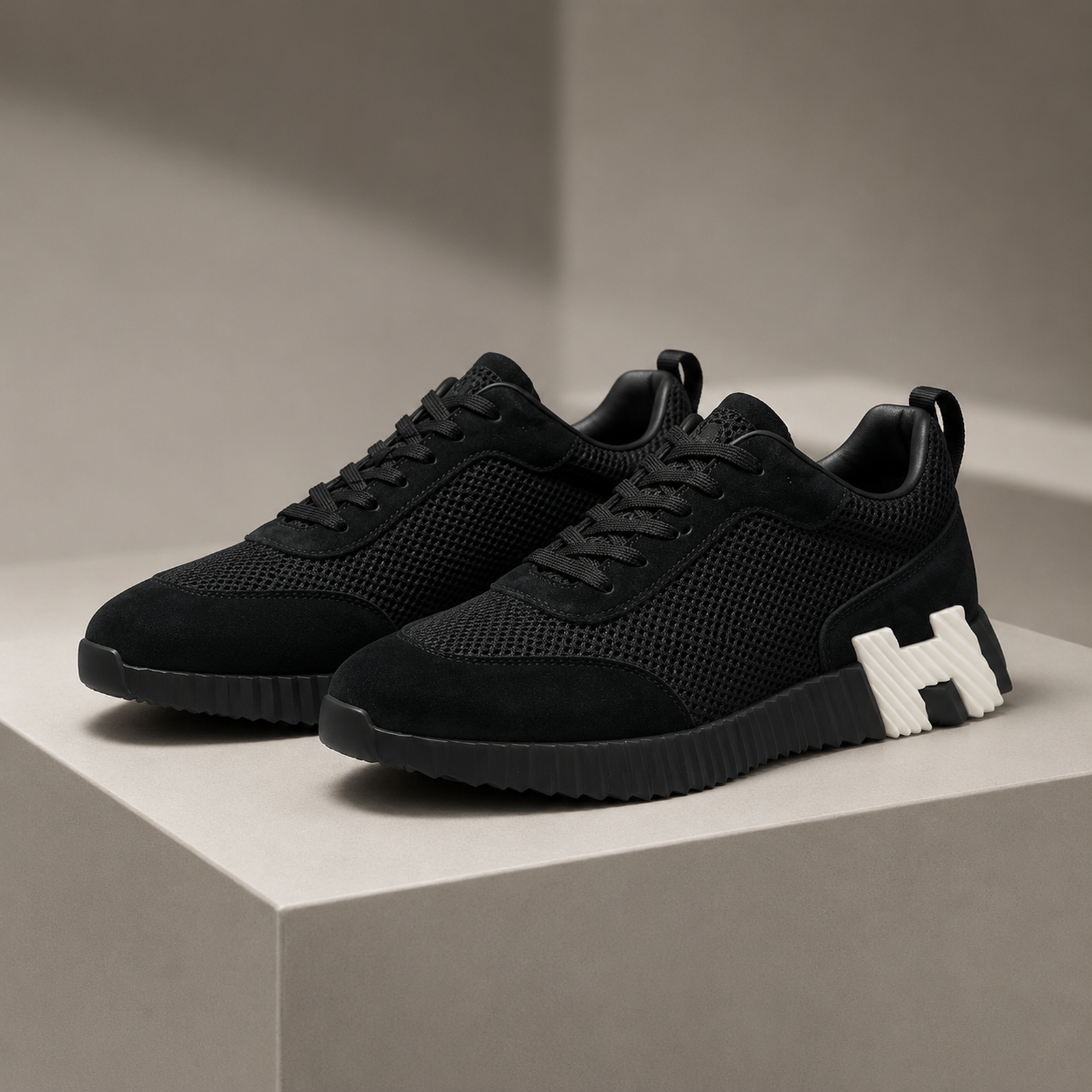 Hermes Bouncing Black Mesh White H studio