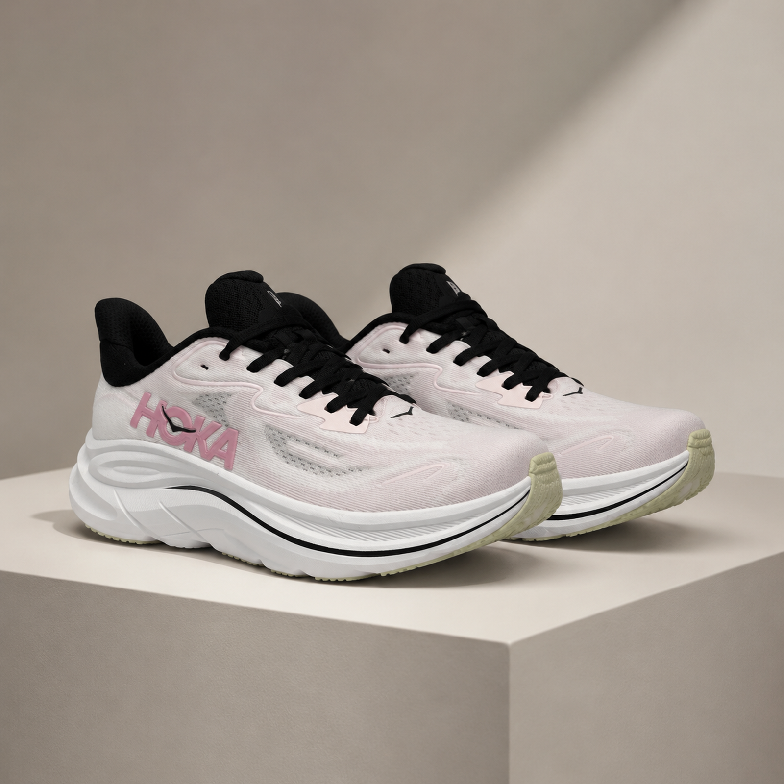 Hoka Performance Runner White Pink studio
