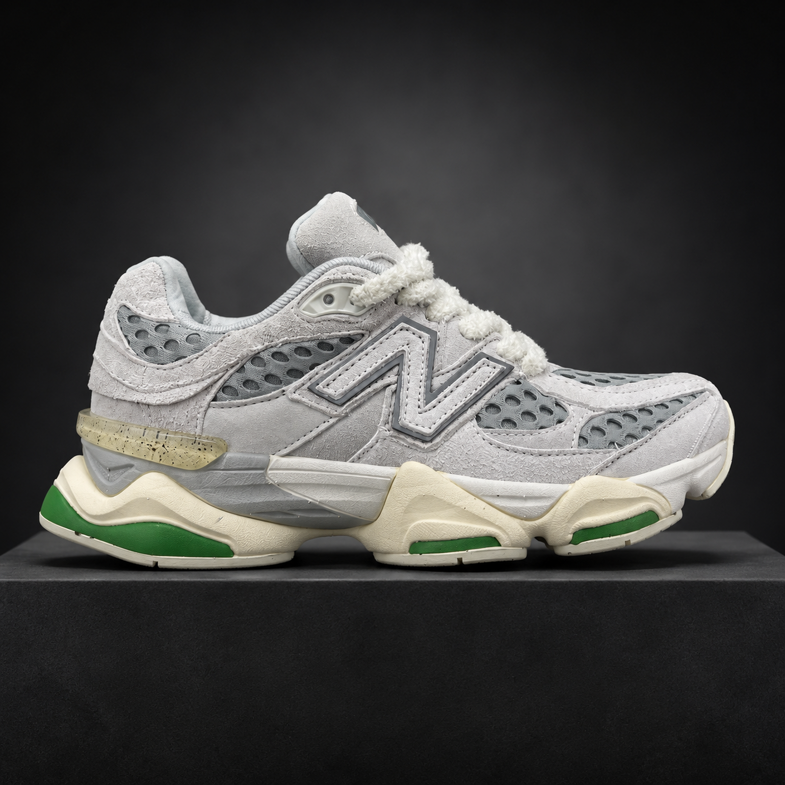 New Balance 9060 Icy Gray Green studio