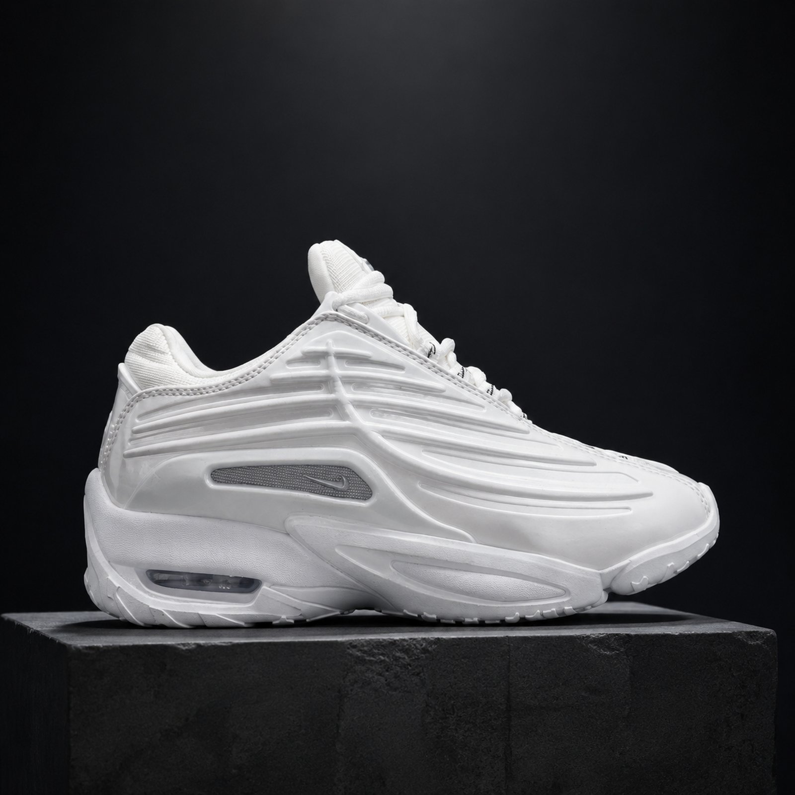 Nike Air Max Drift Triple White studio