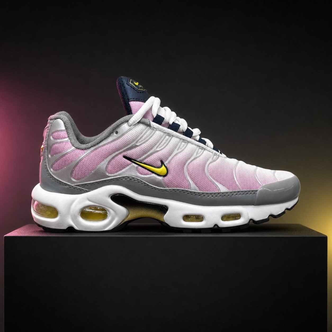 Nike Air Max Plus TN Pink Silver Navy studio