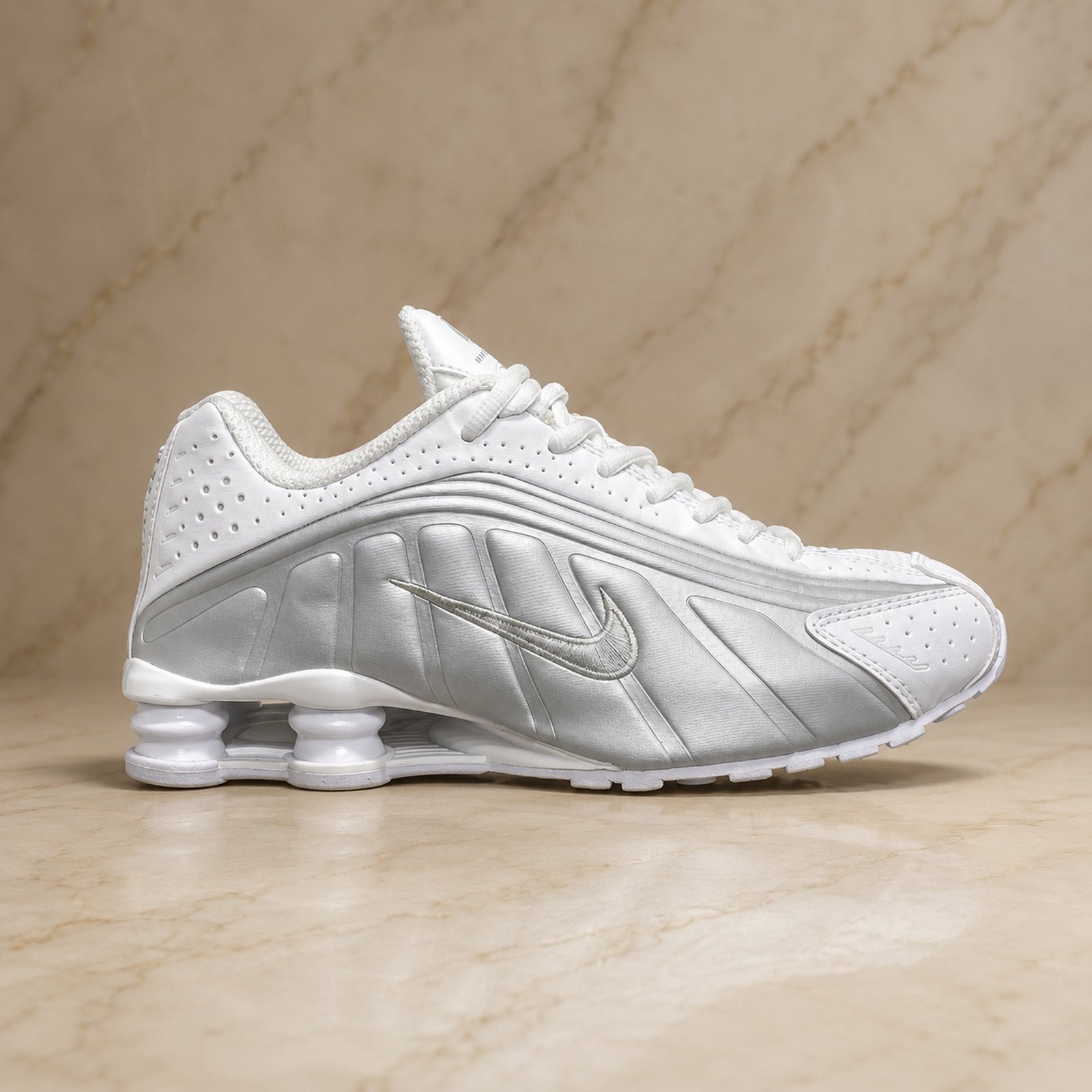 Nike Shox R4 White Silver scene