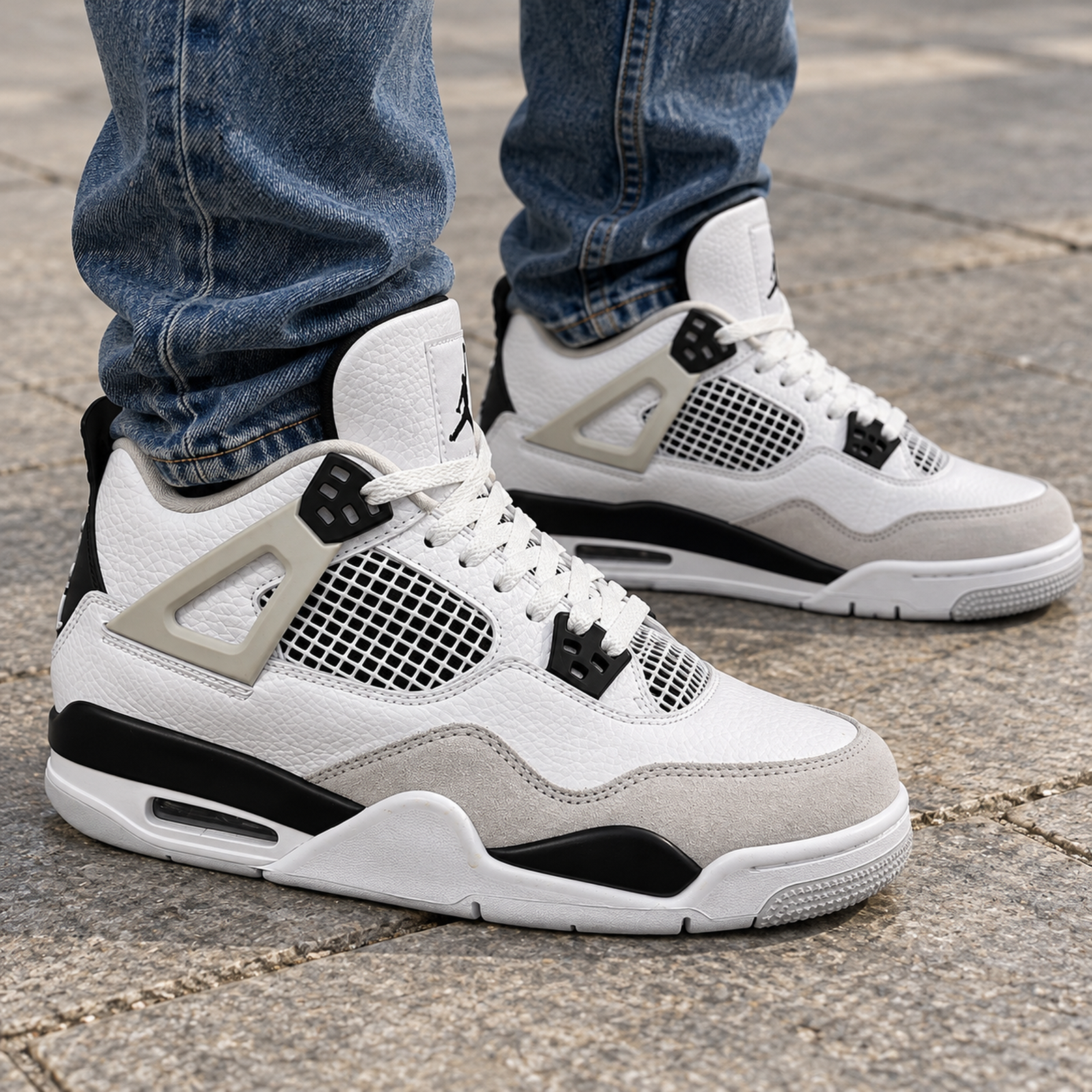 Air Jordan 4 Military Black onfoot