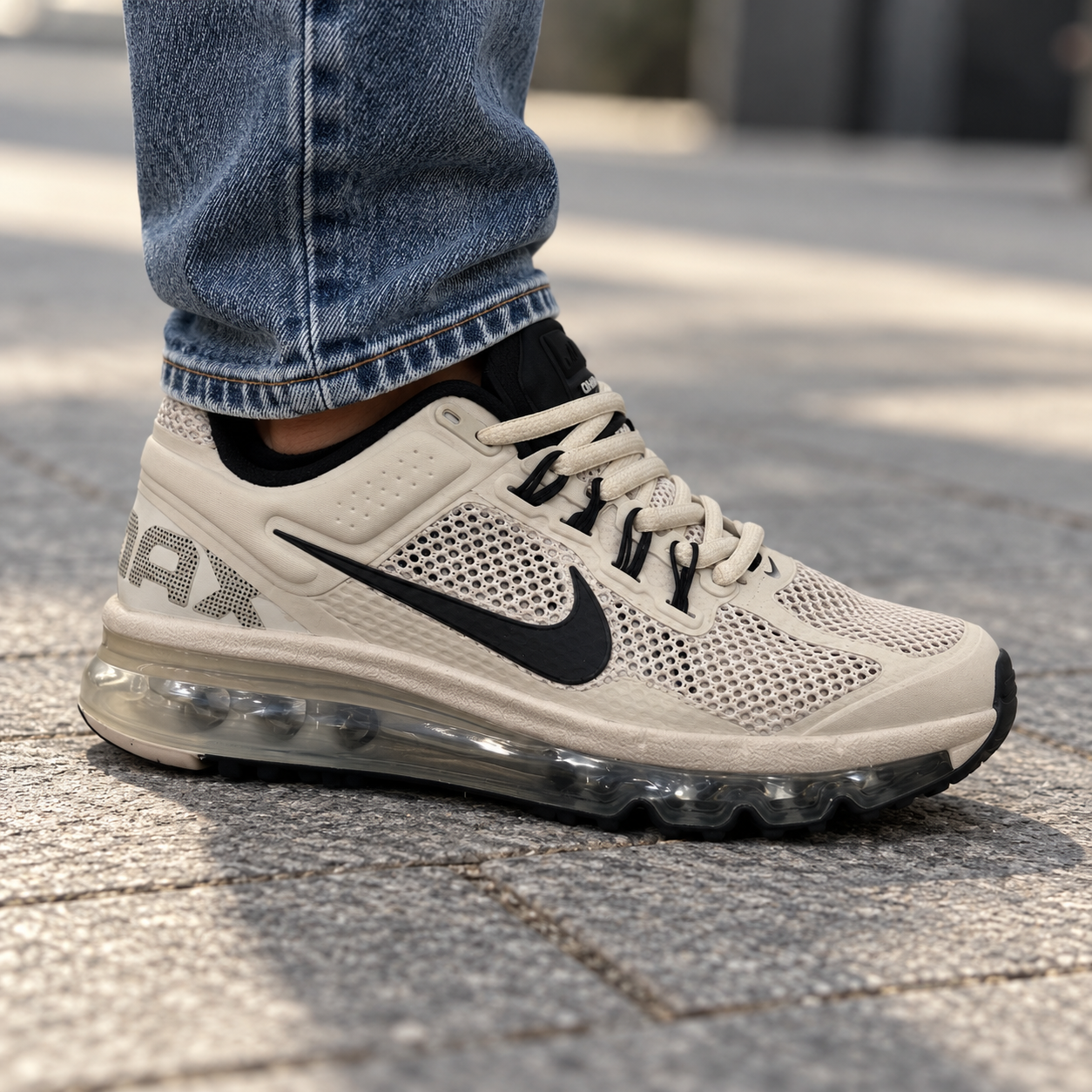 Nike Air Max 2013 Grey Black onfoot